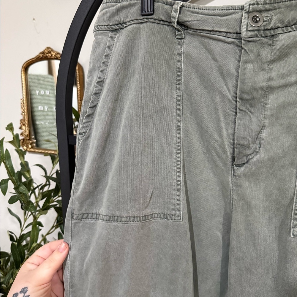 Bella Dahl Green saige Straight Leg pants size 32 - Picture 4 of 8